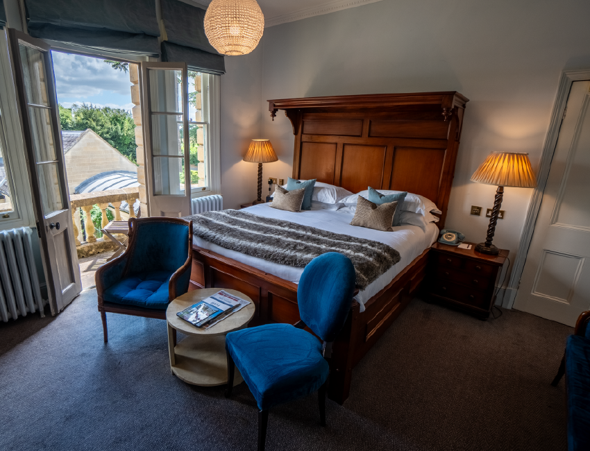 Splendid room