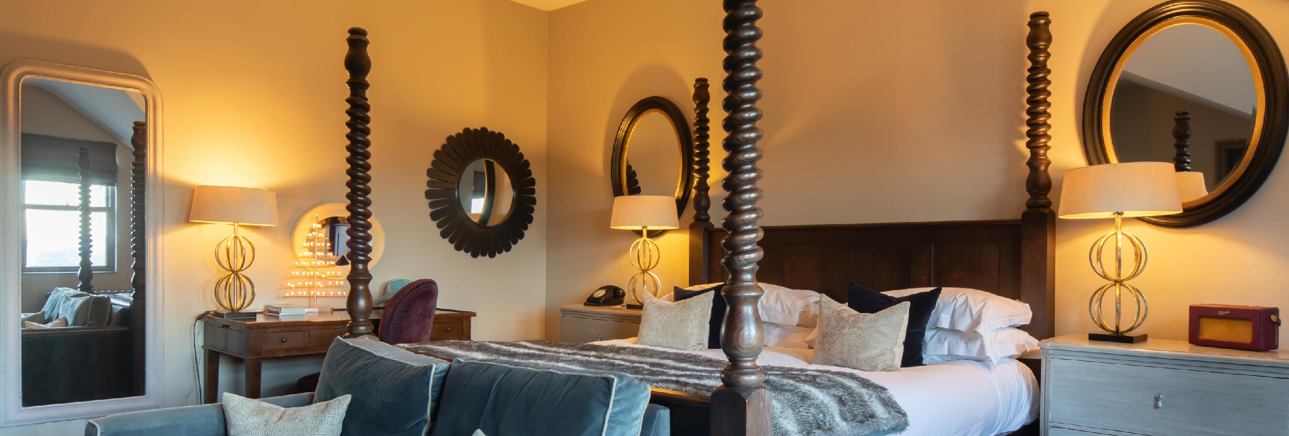 Splendid room