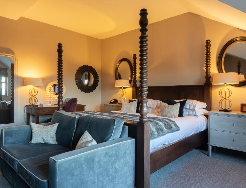 Splendid room